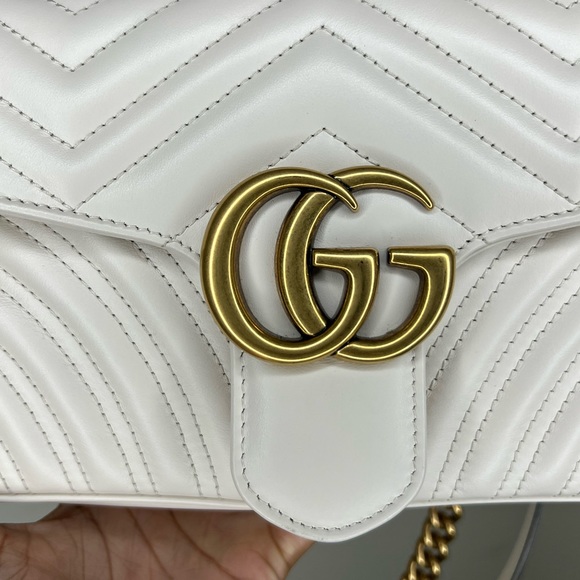 ✨SOLD✨ White GG Marmont Small Matelassé Shoulder Bag - Picture 4 of 15